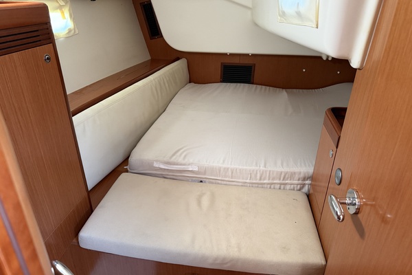 Star Chaser 43ft Beneteau Yacht For Sale