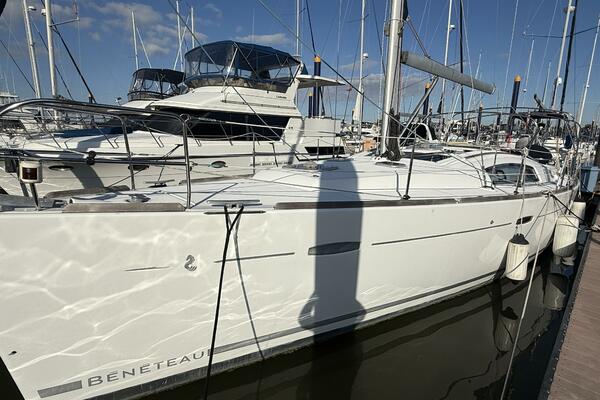 Star Chaser 43ft Beneteau Yacht For Sale