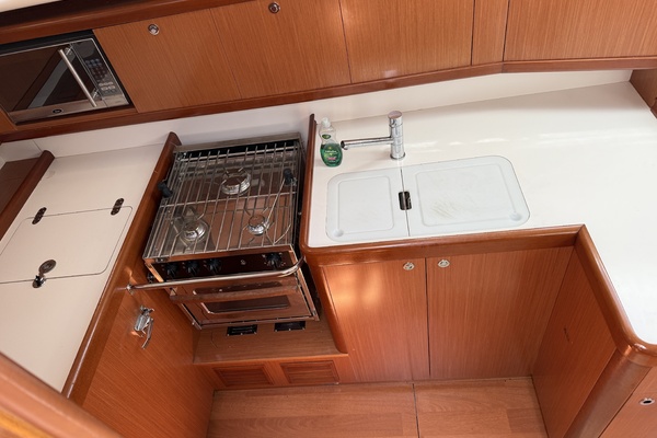 Star Chaser 43ft Beneteau Yacht For Sale