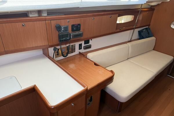 Star Chaser 43ft Beneteau Yacht For Sale
