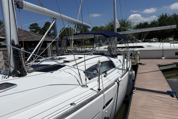 Star Chaser 43ft Beneteau Yacht For Sale