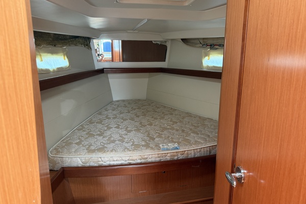 Star Chaser 43ft Beneteau Yacht For Sale