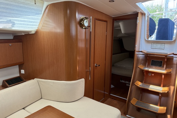 Star Chaser 43ft Beneteau Yacht For Sale
