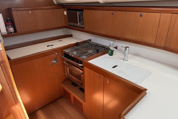 Star Chaser 43ft Beneteau Yacht For Sale