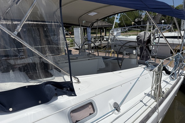 Star Chaser 43ft Beneteau Yacht For Sale