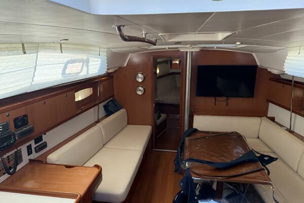 Star Chaser 43ft Beneteau Yacht For Sale