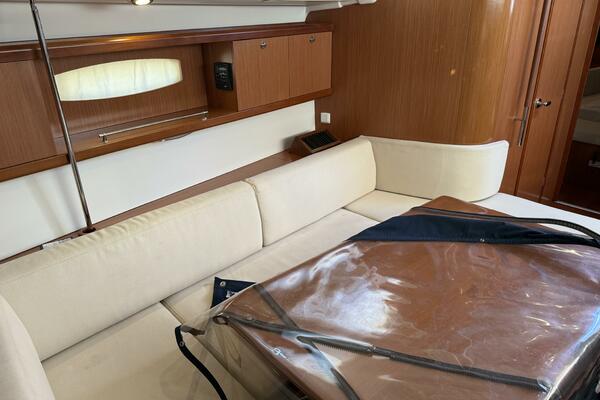 Star Chaser 43ft Beneteau Yacht For Sale