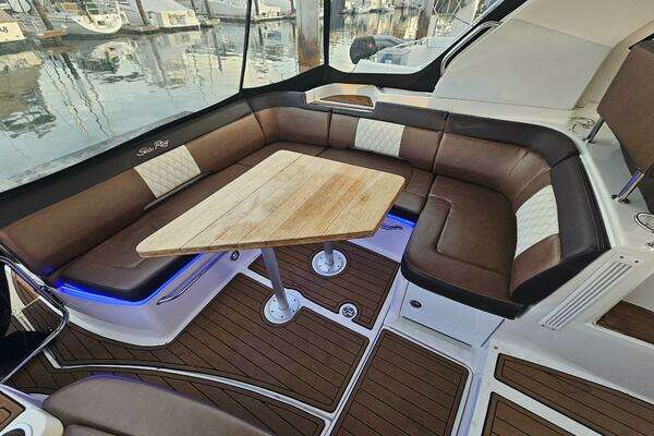 Sea Ray Sundancer 350 Coupe Yacht For Sale