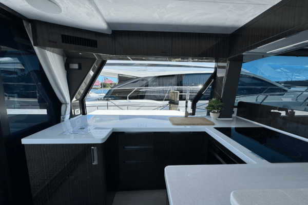 Galeon 500 FLY Yacht For Sale