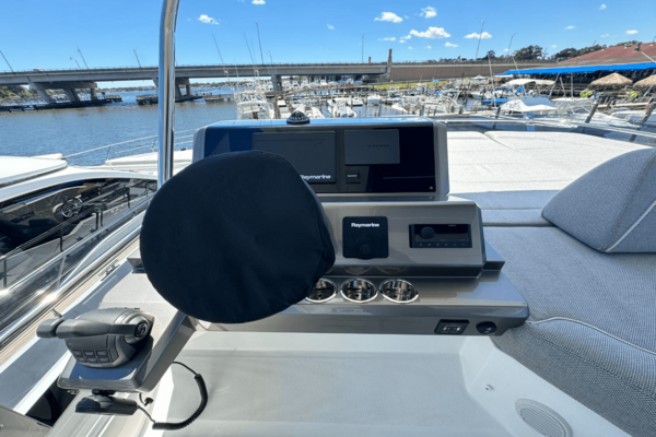 Galeon 500 FLY Yacht For Sale