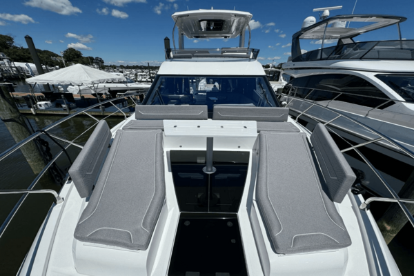 Galeon 500 FLY Yacht For Sale