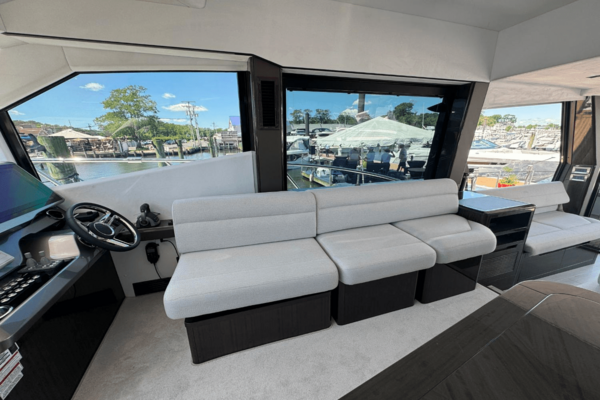 Galeon 500 FLY Yacht For Sale