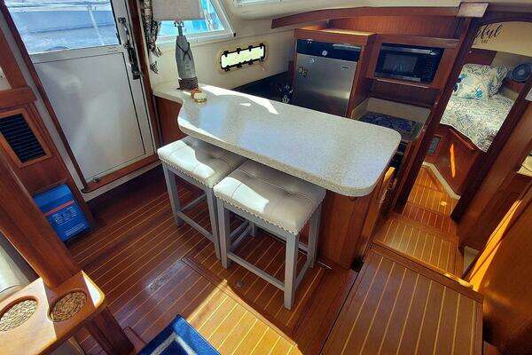 Mainship 430 Aft Cabin Yacht For Sale
