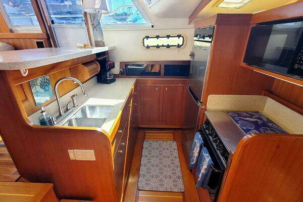 Mainship 430 Aft Cabin Yacht For Sale