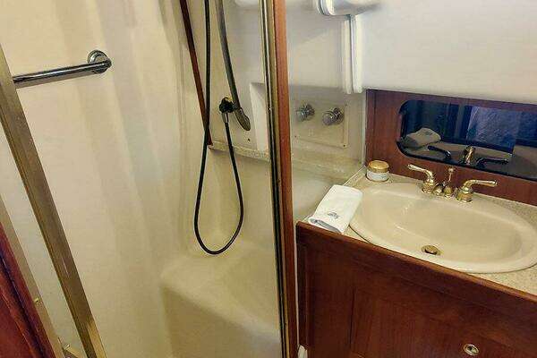 Mainship 430 Aft Cabin Yacht For Sale