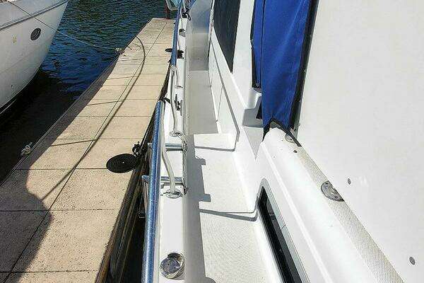 Mainship 430 Aft Cabin Yacht For Sale