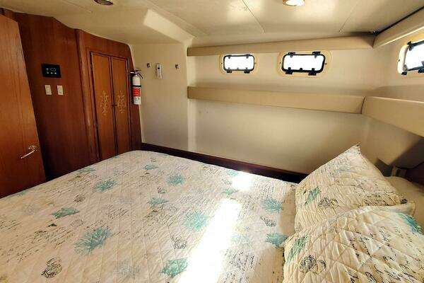Mainship 430 Aft Cabin Yacht For Sale