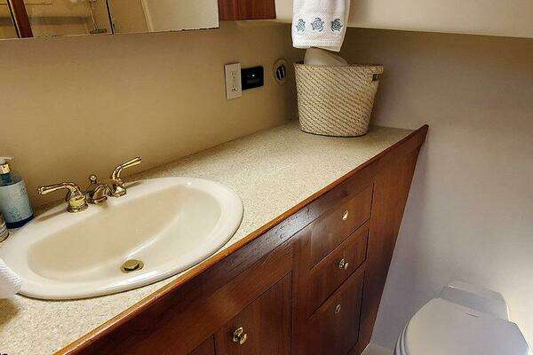 Mainship 430 Aft Cabin Yacht For Sale