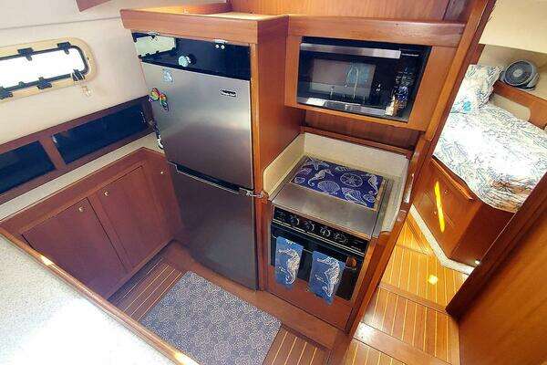 Mainship 430 Aft Cabin Yacht For Sale