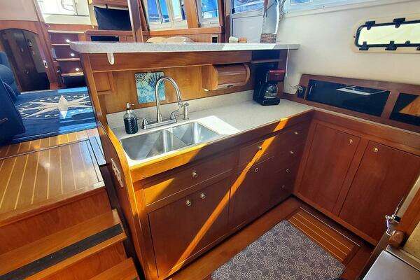 Mainship 430 Aft Cabin Yacht For Sale