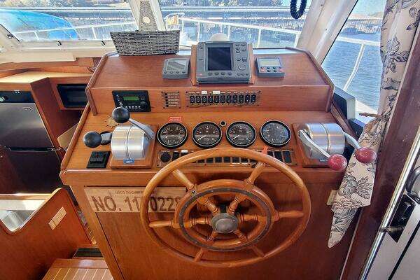 Mainship 430 Aft Cabin Yacht For Sale