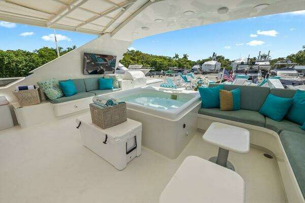 Trinity Yachts  Yacht For Sale