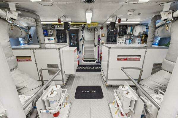 Trinity Yachts  Yacht For Sale