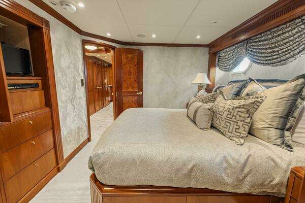 Trinity Yachts  Yacht For Sale