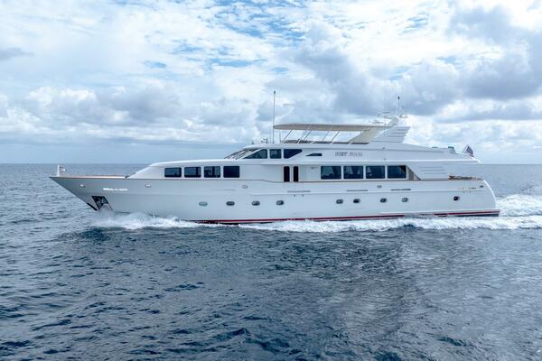 DIRT POOR 118ft Trinity Yachts Yacht For Sale
