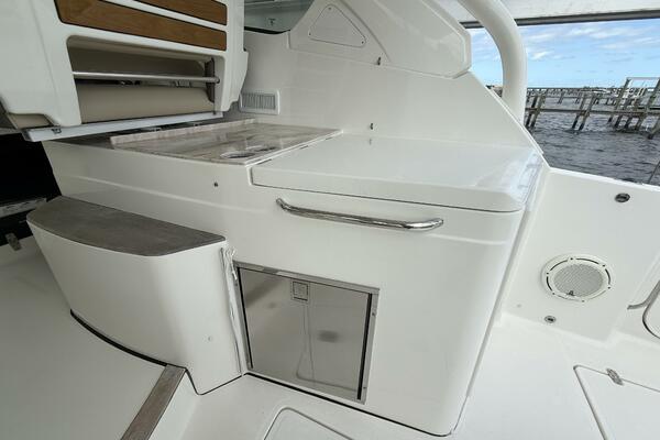 36ft Pursuit Yacht For Sale