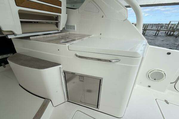 Pursuit  Yacht For Sale