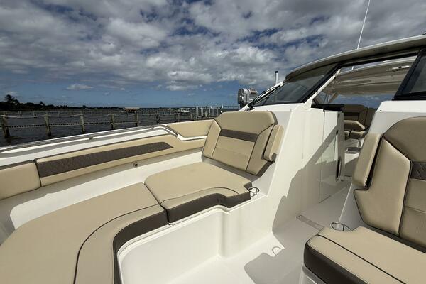 36ft Pursuit Yacht For Sale