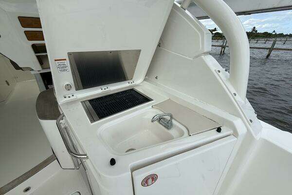 Pursuit  Yacht For Sale