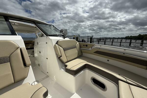 36ft Pursuit Yacht For Sale