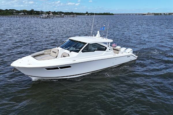 36ft Pursuit Yacht For Sale