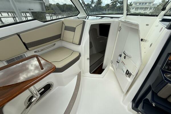 36ft Pursuit Yacht For Sale