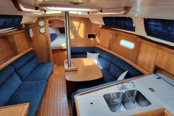 She s The One 35ft Hunter Yacht For Sale