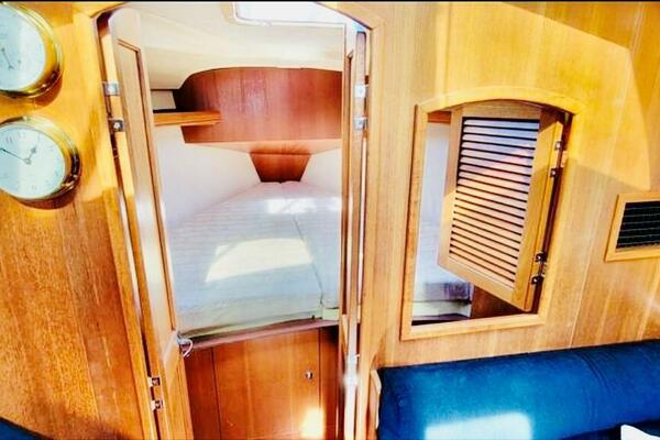 She s The One 35ft Hunter Yacht For Sale