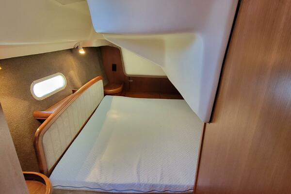 She s The One 35ft Hunter Yacht For Sale