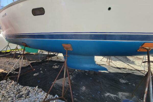 She s The One 35ft Hunter Yacht For Sale