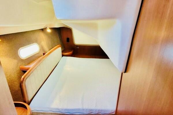 She s The One 35ft Hunter Yacht For Sale