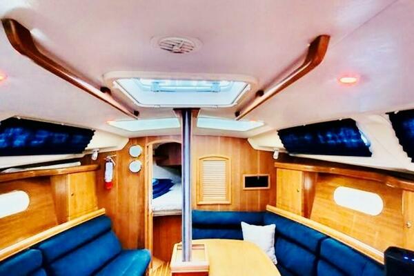 She s The One 35ft Hunter Yacht For Sale