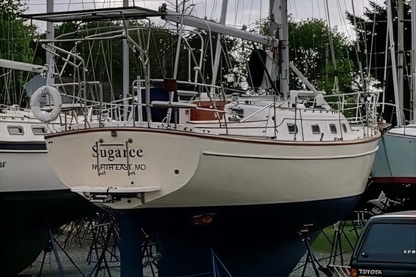 Photo of the 1997 Island Packet 37 "Sugaree"