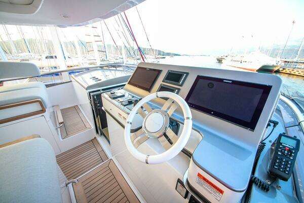 Azimut Grande 27M Yacht For Sale