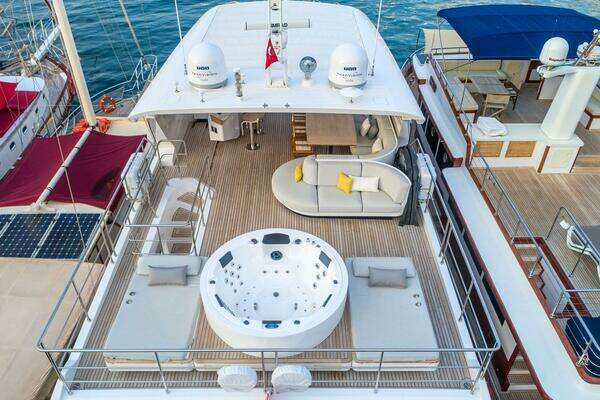 Azimut Grande 27M Yacht For Sale
