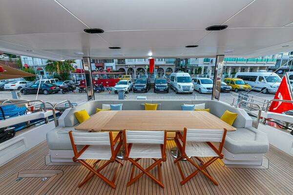 Azimut Grande 27M Yacht For Sale