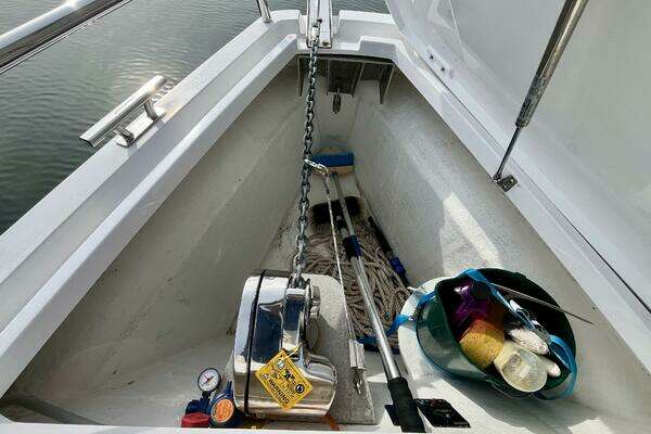 Axopar 37 Sport Cabin R Yacht For Sale