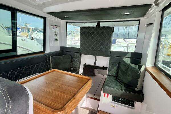 Axopar 37 Sport Cabin R Yacht For Sale