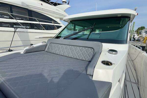 Axopar 37 Sport Cabin R Yacht For Sale