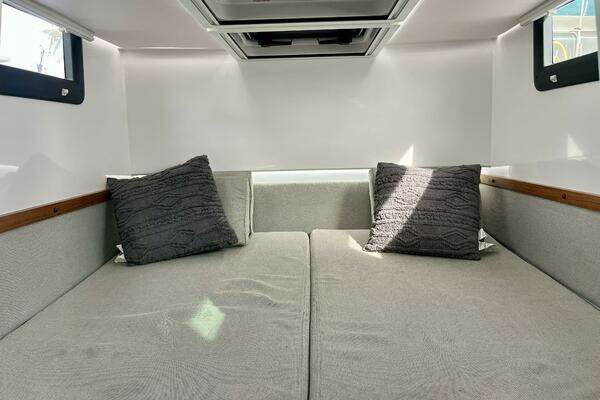 Axopar 37 Sport Cabin R Yacht For Sale